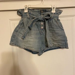 American Eagle High Waisted Paperpag Mom shorts